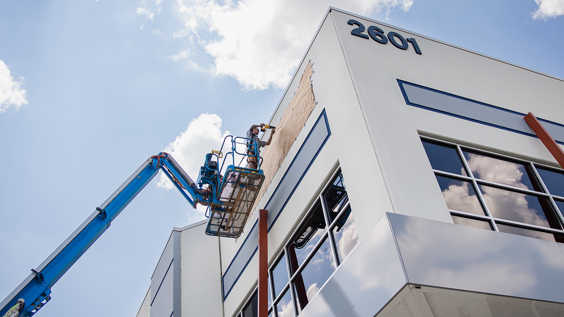 Logistics Plus Sign Installation