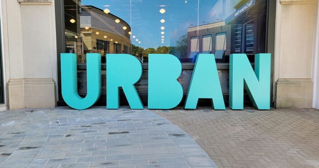 Custom Sign Business: How Custom-Built Signs Improve Brand Recognition